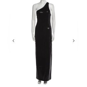Description
St. John Evening Evening Gown
Black
Sleeveless with One-Shoulder